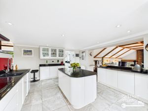 Kitchen- click for photo gallery